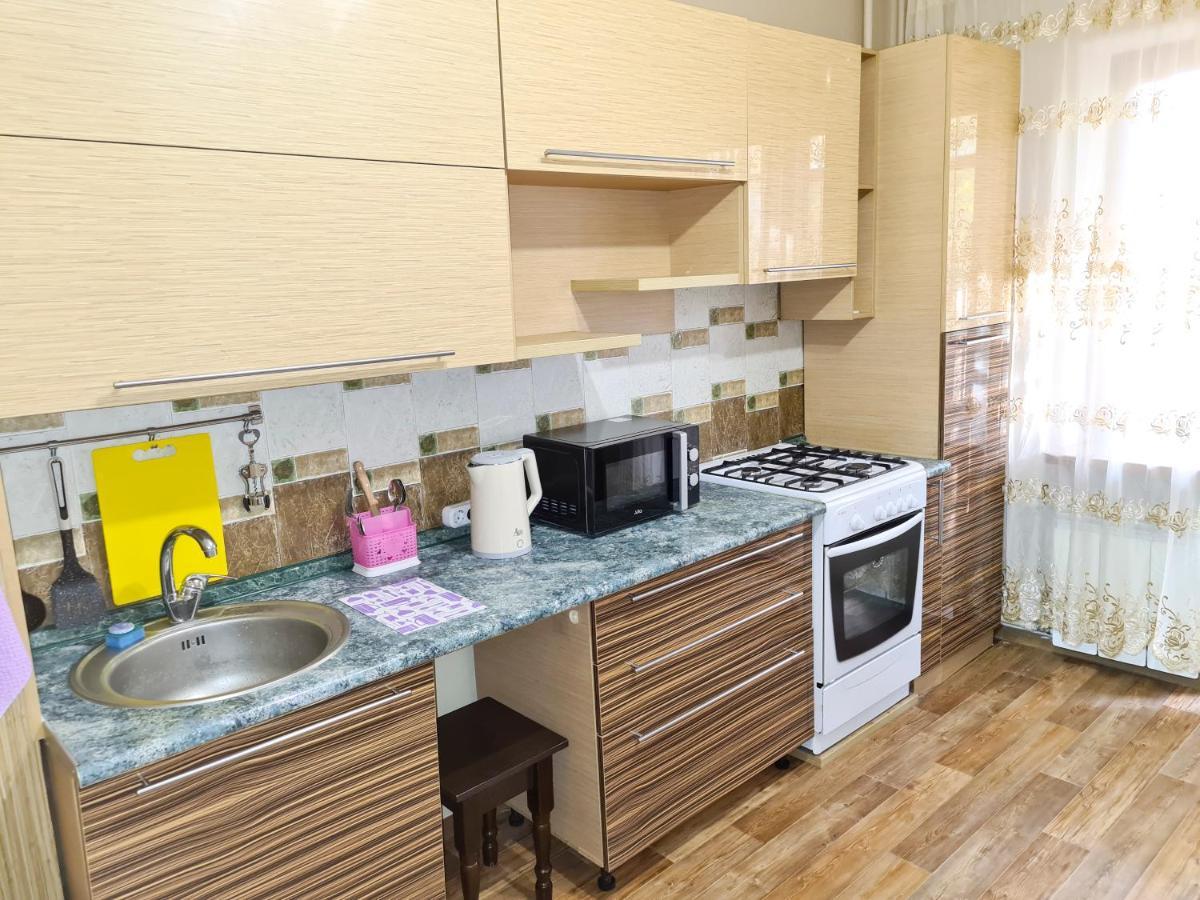 Апартаменты На Улице Розыбакиева, 103 Almaty Ngoại thất bức ảnh